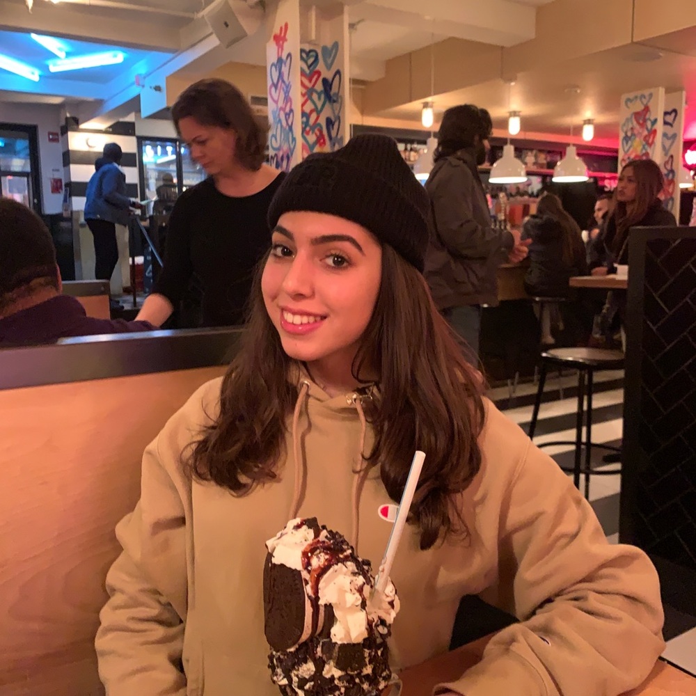 Meet your Posher, Leila